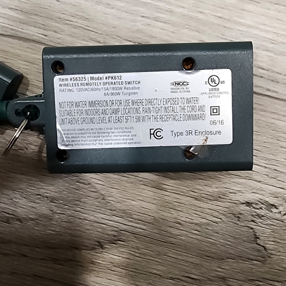 Stanley Outdoor Outlet With Remote Control - Picture 2 of 5